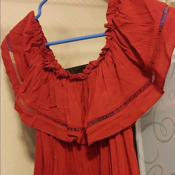 ***NWOT***Off the shoulder top - Picture 2 of 4